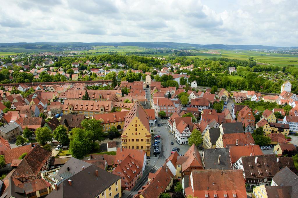 Aparthotel Donaustern Asbach-Baumenheim Bagian luar foto