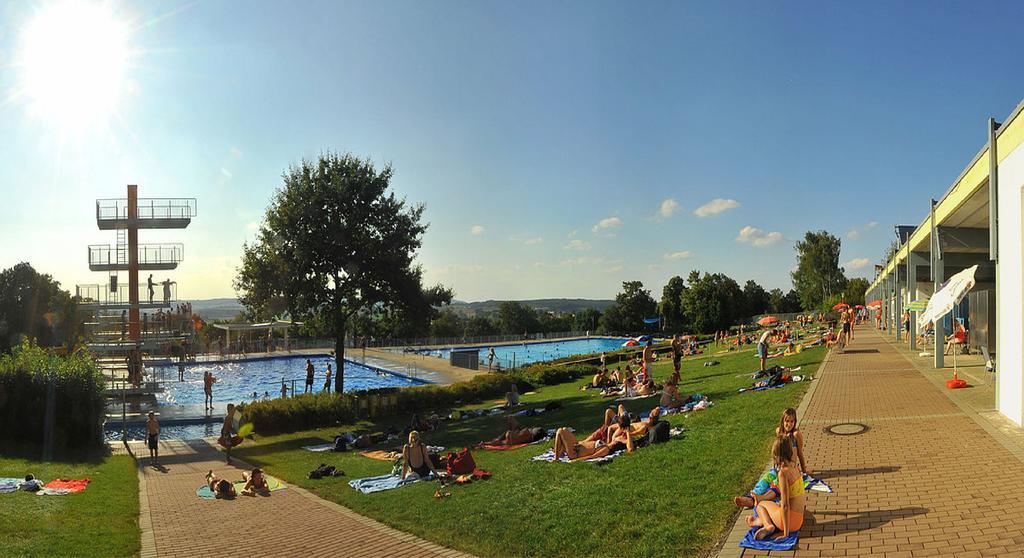 Aparthotel Donaustern Asbach-Baumenheim Bagian luar foto