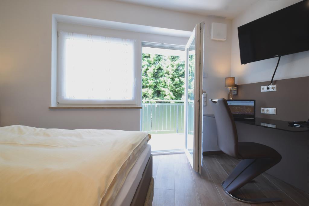 Aparthotel Donaustern Asbach-Baumenheim Bagian luar foto