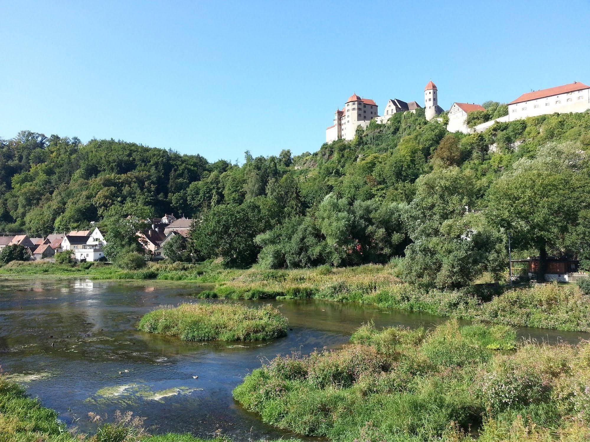 Aparthotel Donaustern Asbach-Baumenheim Bagian luar foto