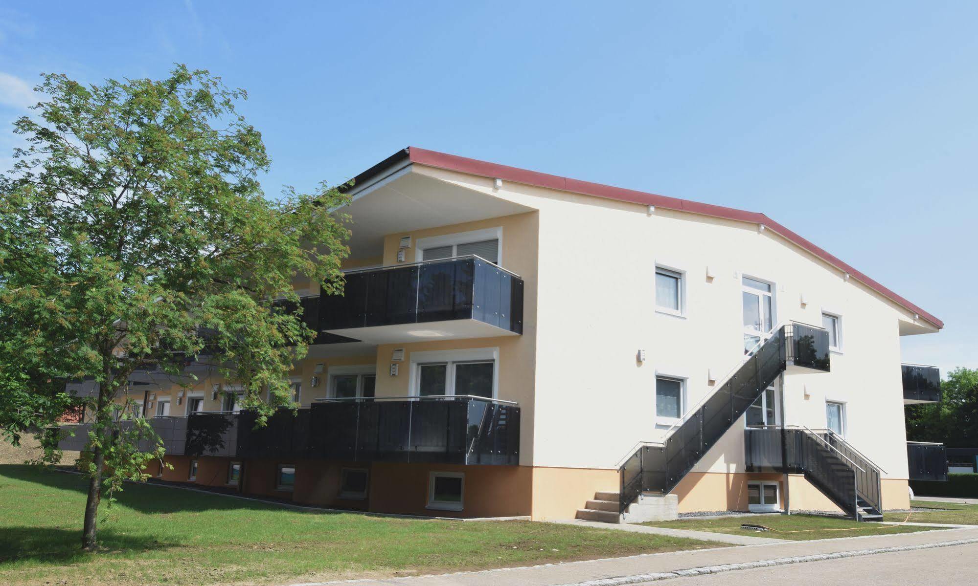 Aparthotel Donaustern Asbach-Baumenheim Bagian luar foto