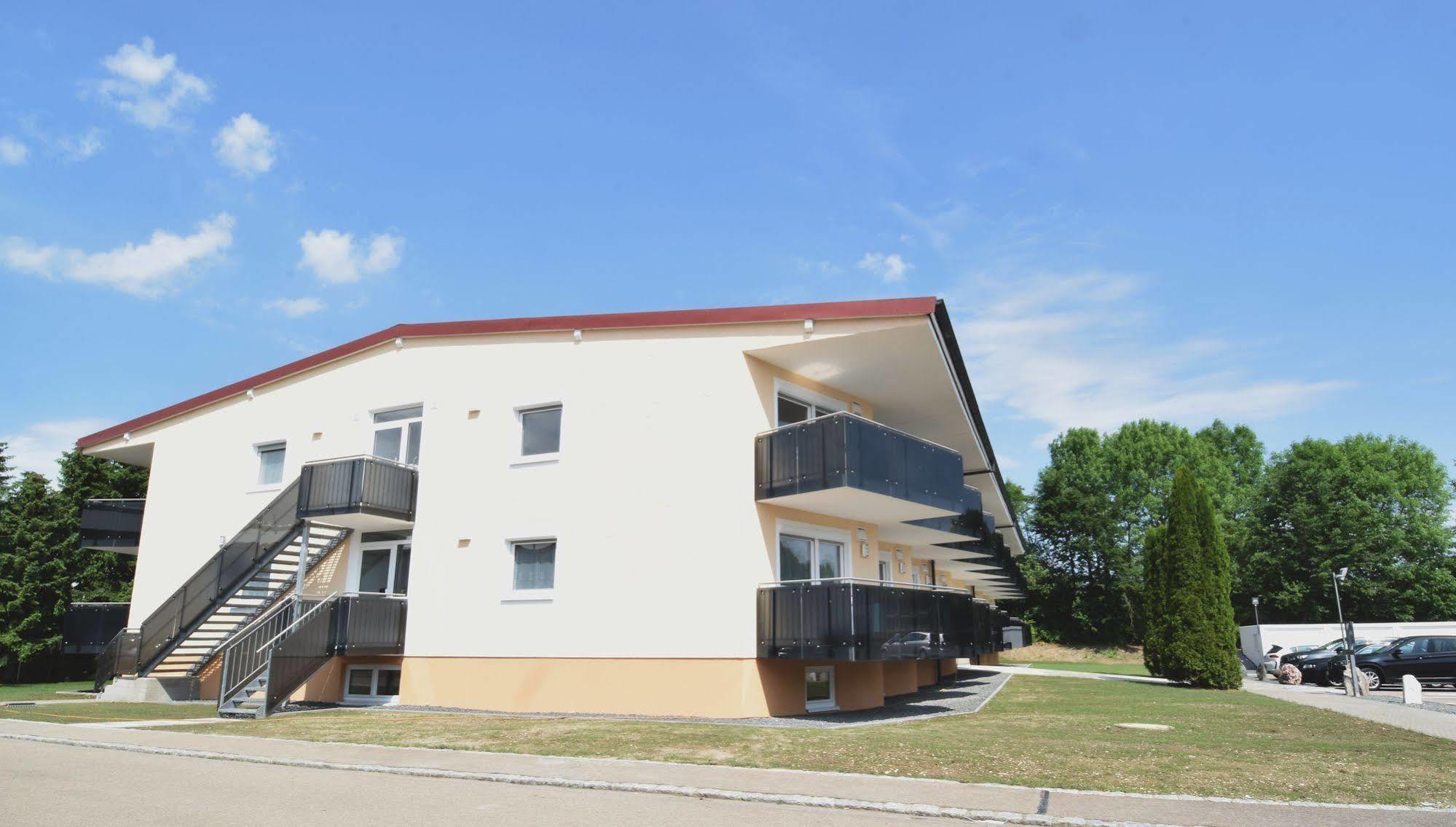 Aparthotel Donaustern Asbach-Baumenheim Bagian luar foto