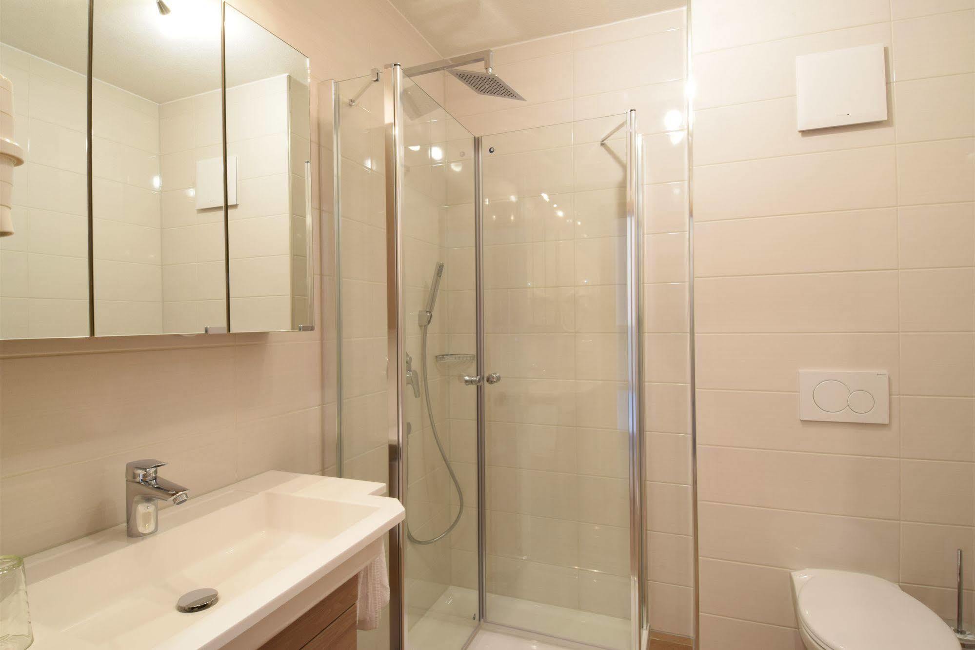 Aparthotel Donaustern Asbach-Baumenheim Bagian luar foto