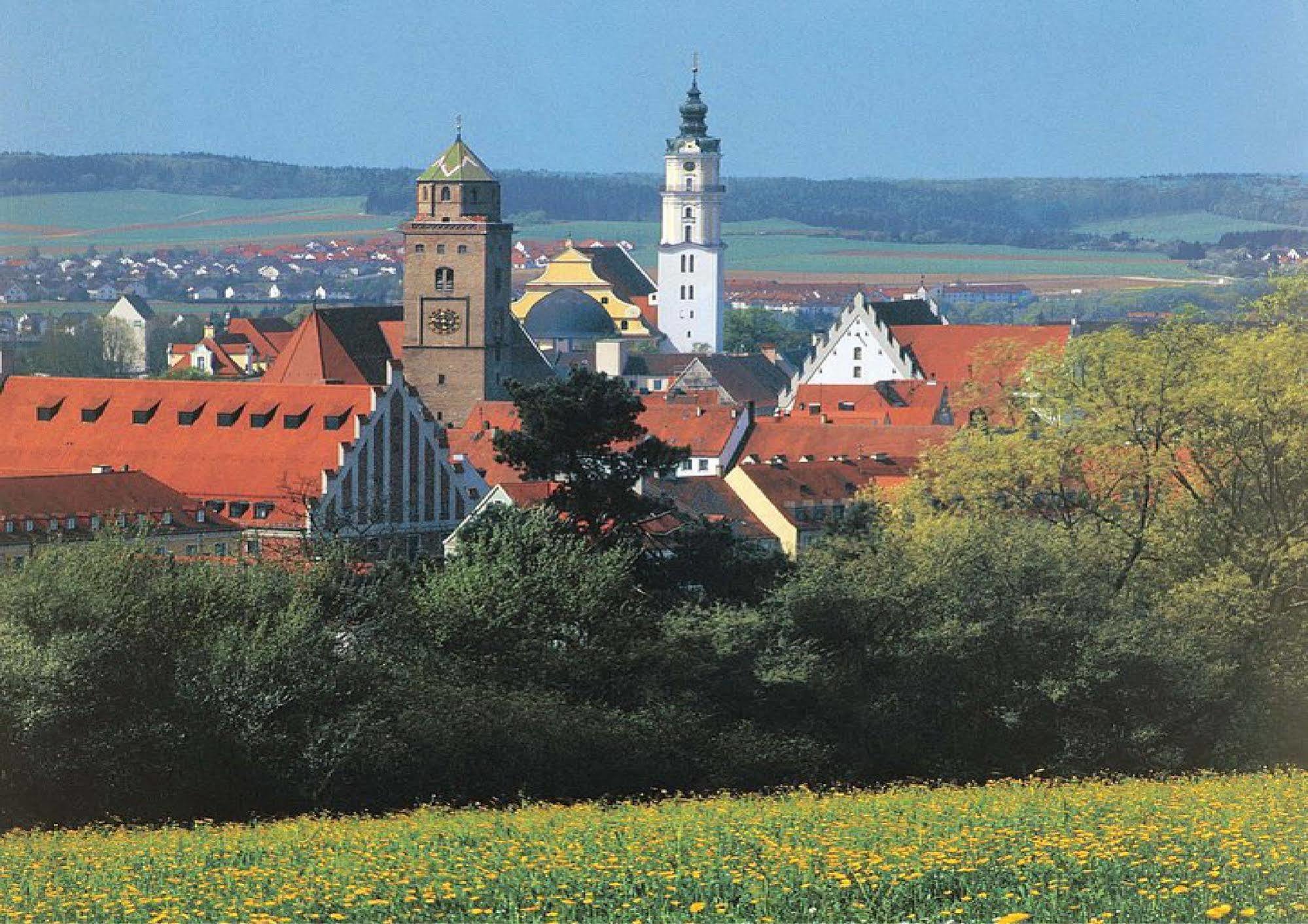 Aparthotel Donaustern Asbach-Baumenheim Bagian luar foto